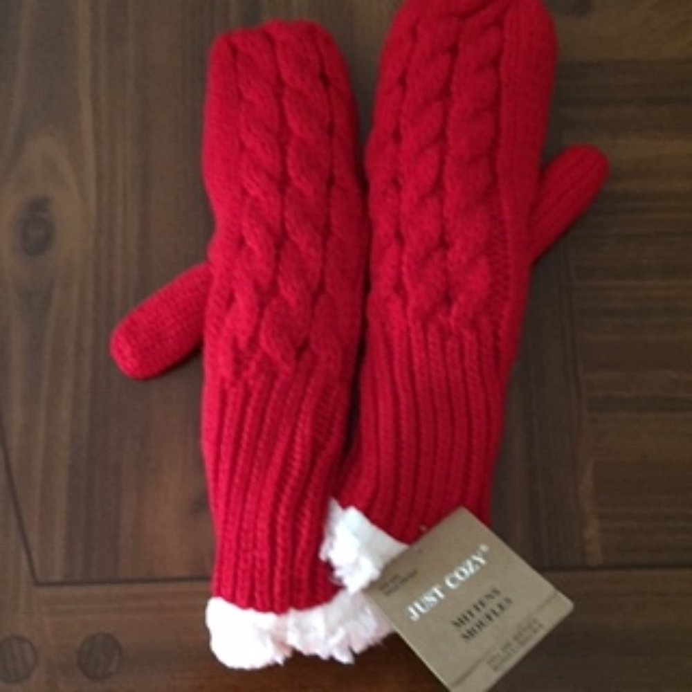 JUST COZY MITTENS.  ONE SIZE FITS.  COLOR:  RED